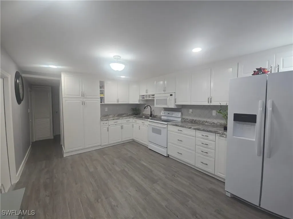 9 Moonstone Circle Naples FL 34112