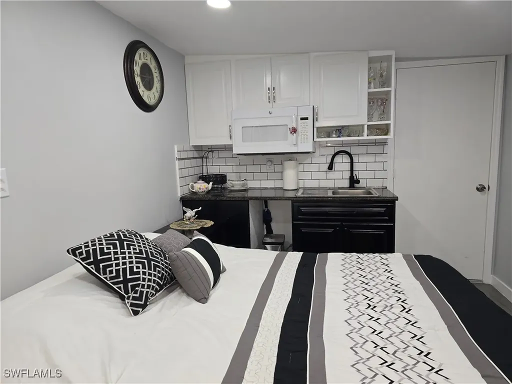 9 Moonstone Circle Naples FL 34112