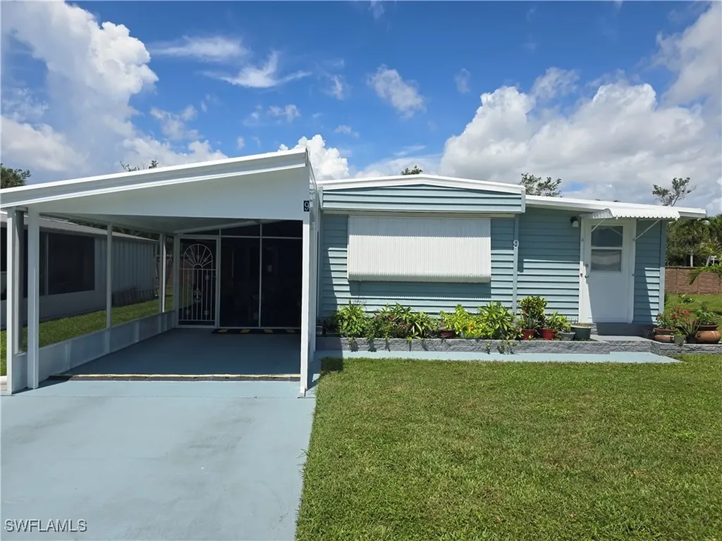 9 Moonstone Circle Naples FL 34112