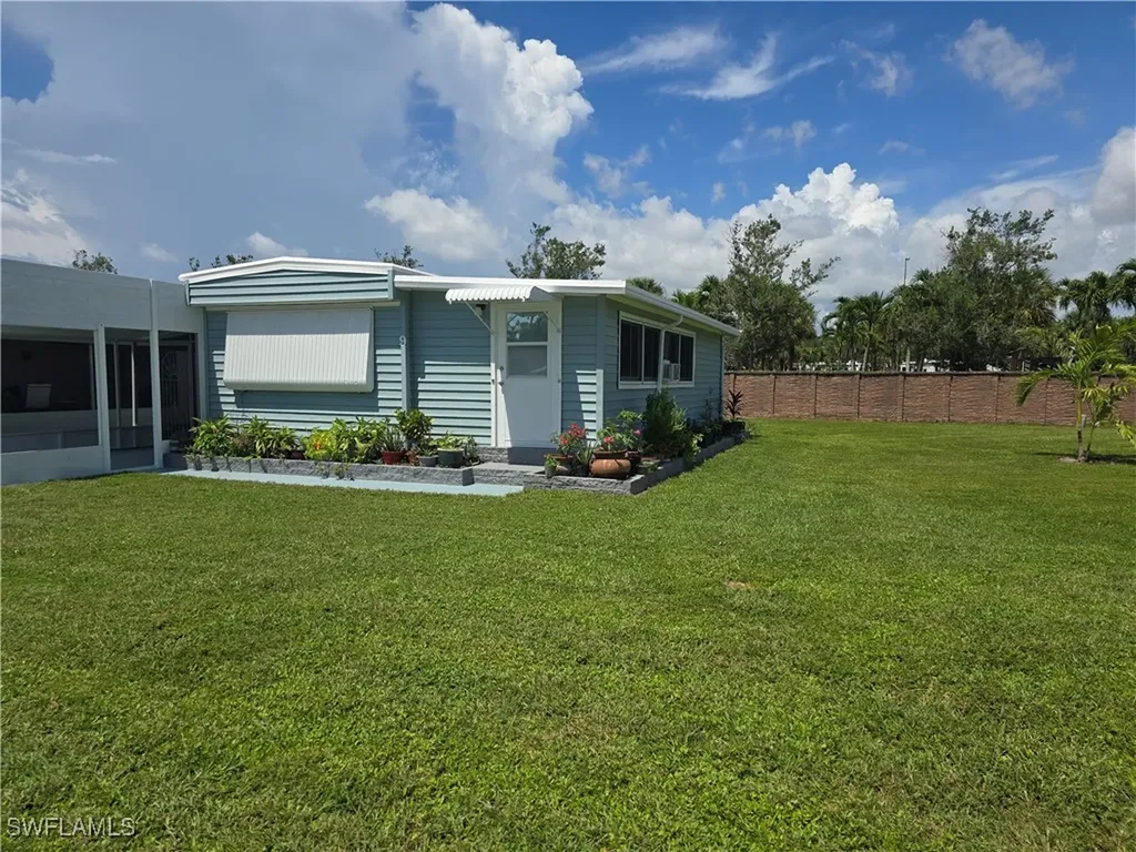 9 Moonstone Circle Naples FL 34112