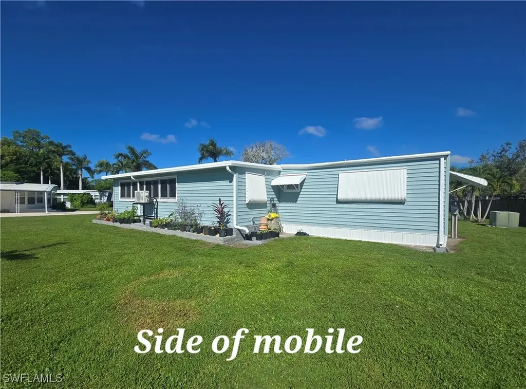 9 Moonstone Circle Naples FL 34112