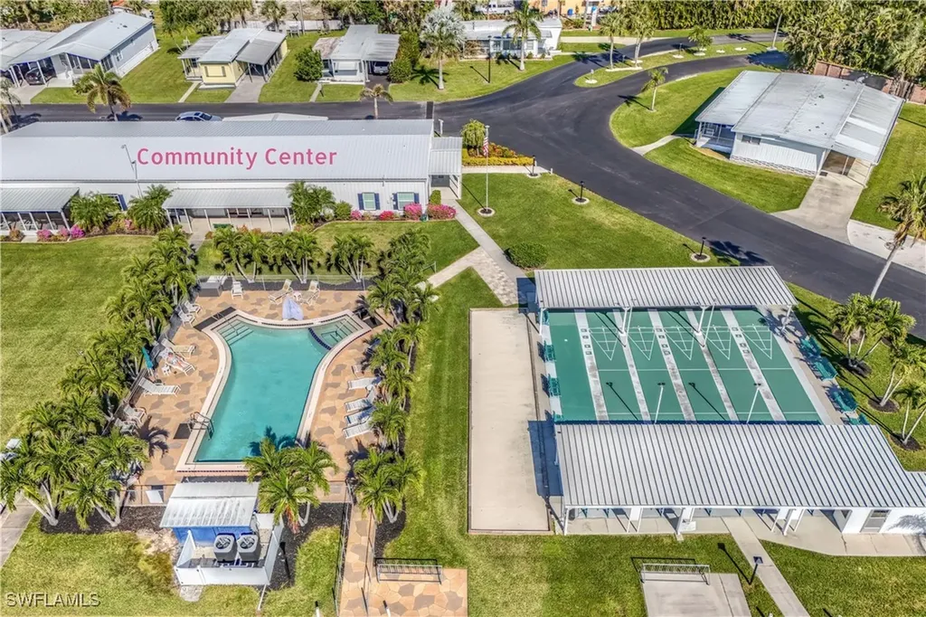 9 Moonstone Circle Naples FL 34112