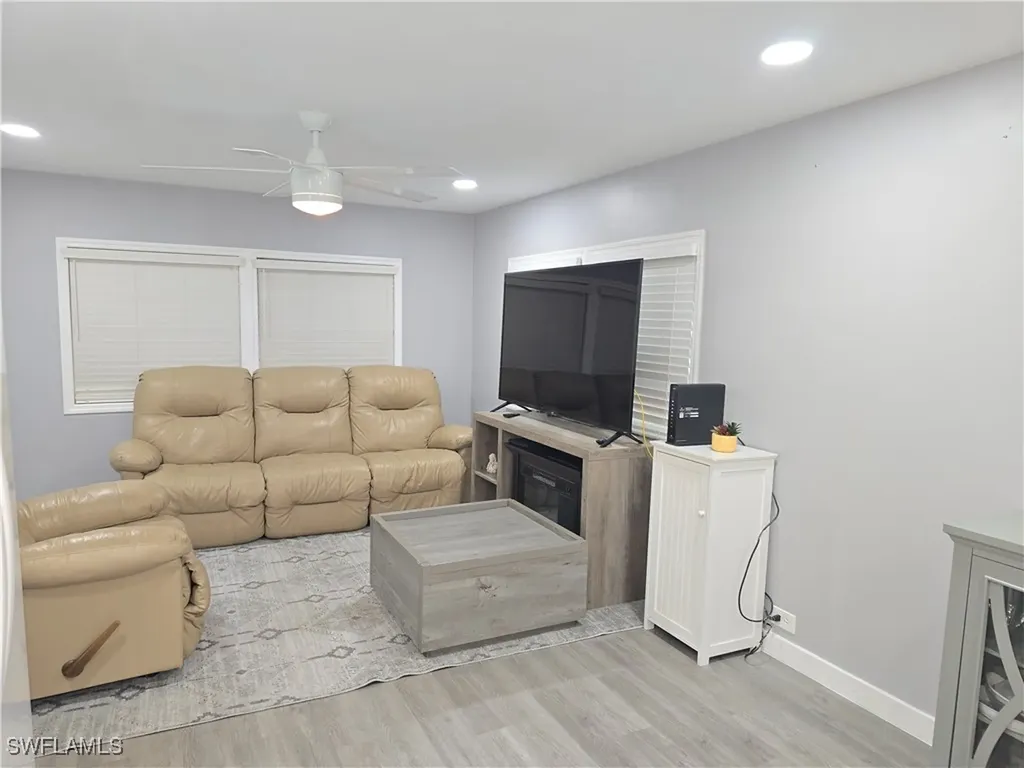 9 Moonstone Circle Naples FL 34112