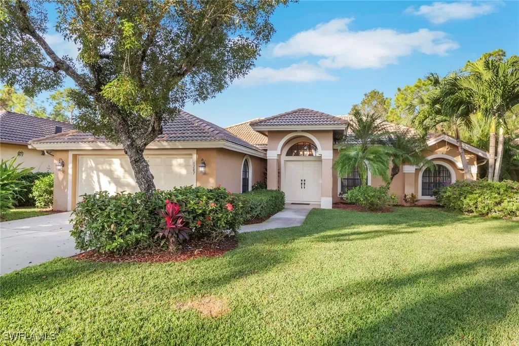 1287 Briarwood Court Naples FL 34104
