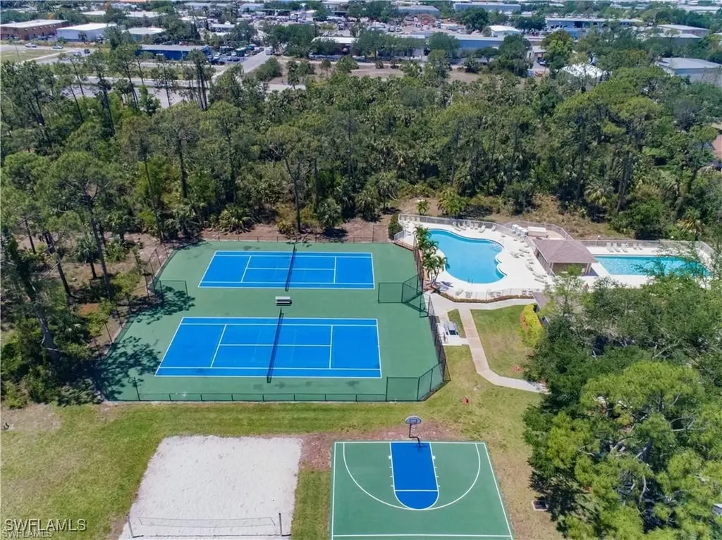 1287 Briarwood Court Naples FL 34104