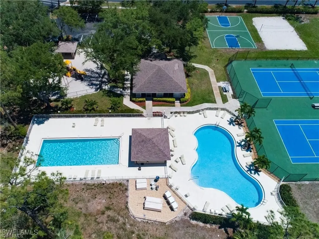 1287 Briarwood Court Naples FL 34104