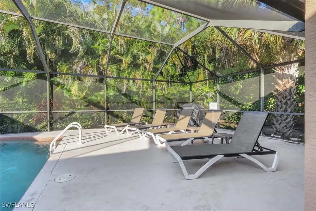 1287 Briarwood Court Naples FL 34104