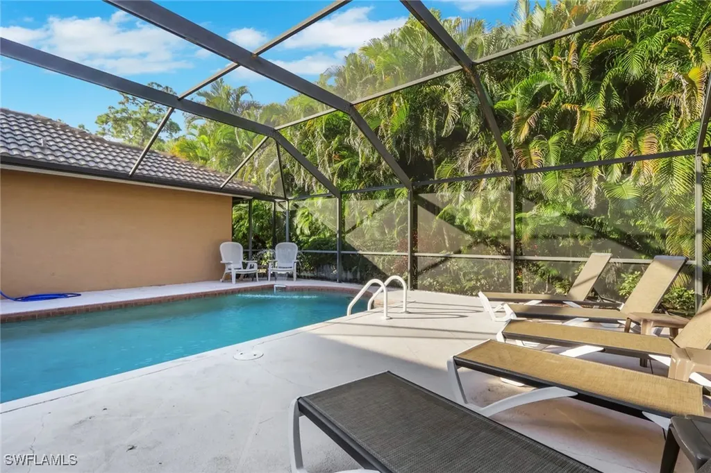 1287 Briarwood Court Naples FL 34104