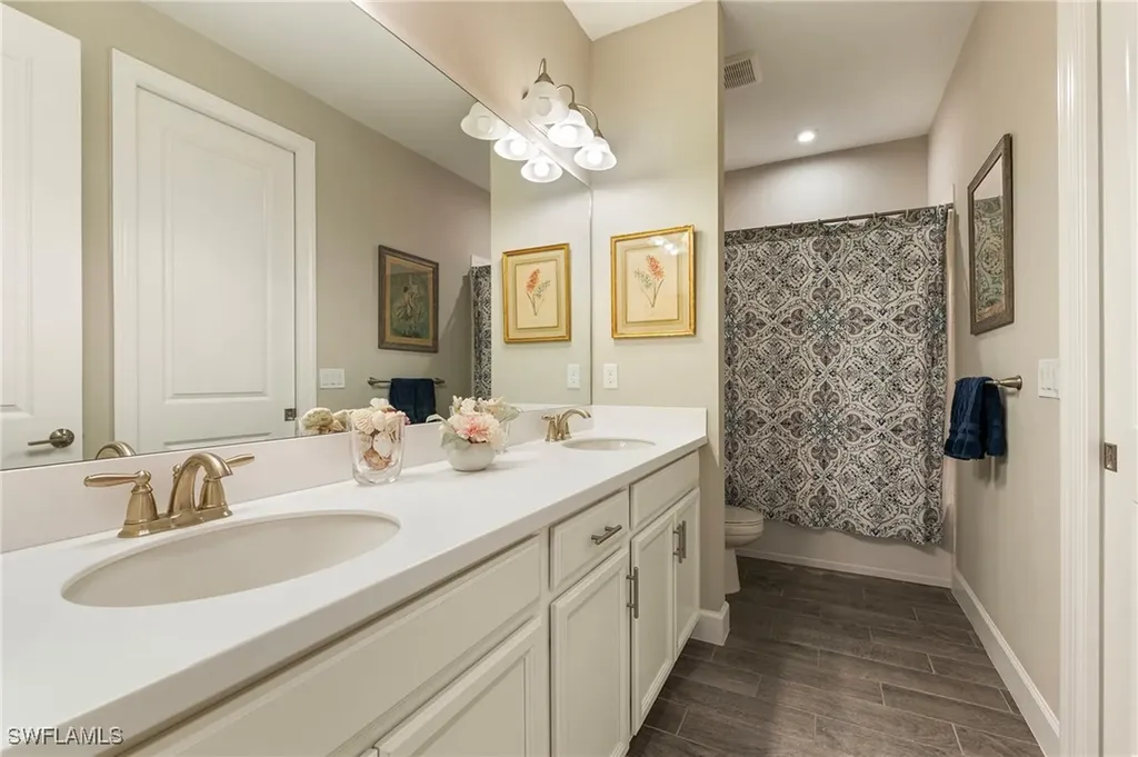 15198 Tolmino Street Naples FL 34114