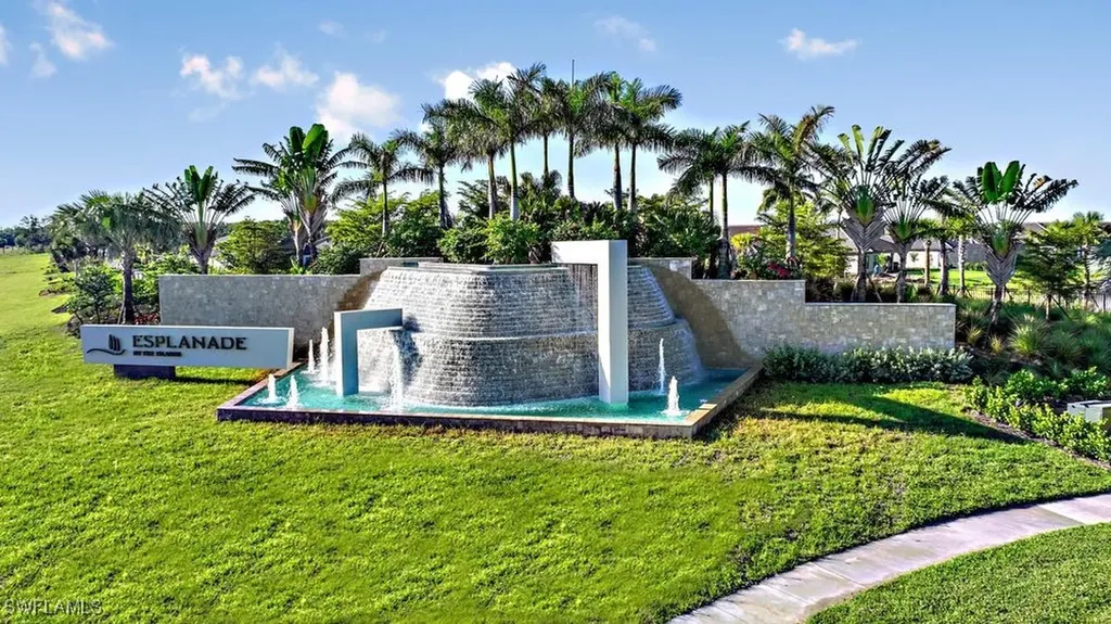 15198 Tolmino Street Naples FL 34114