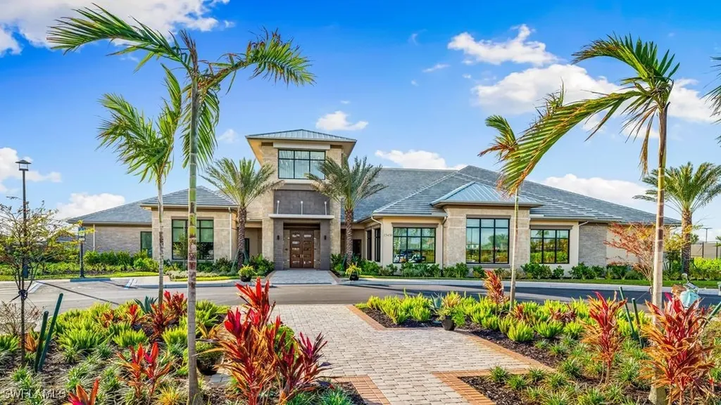 15198 Tolmino Street Naples FL 34114