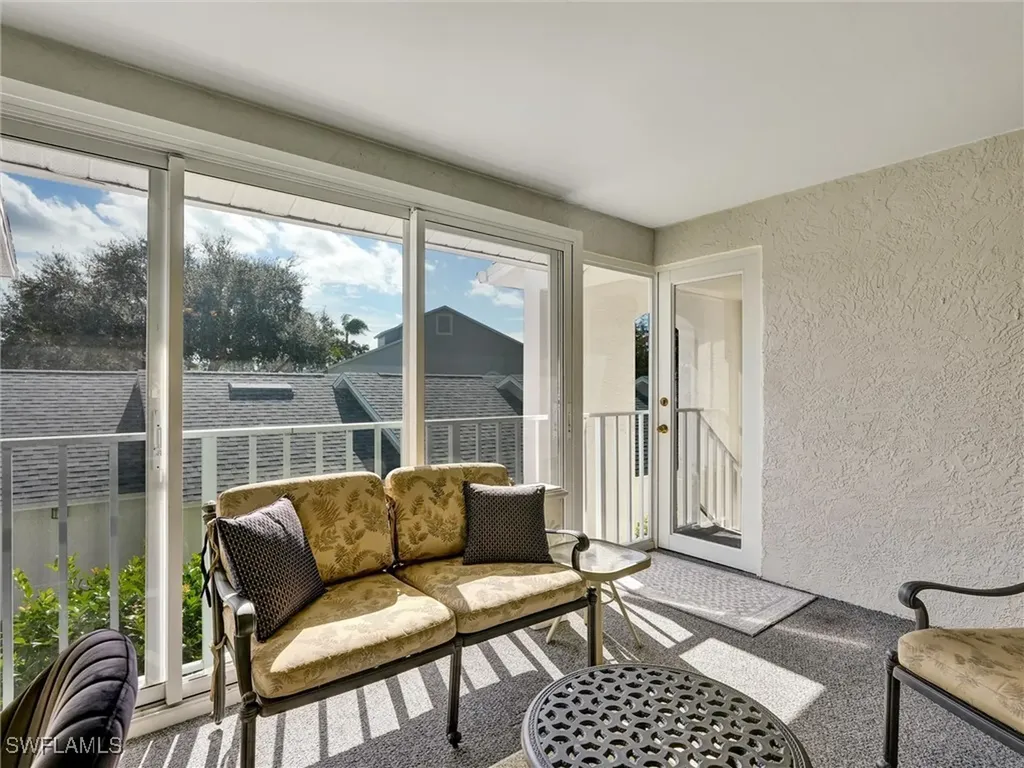 421 Country Hollow Court Naples FL 34104