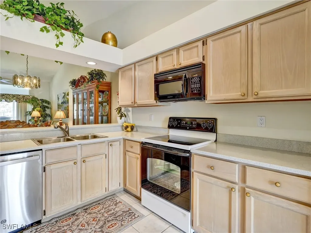 421 Country Hollow Court Naples FL 34104