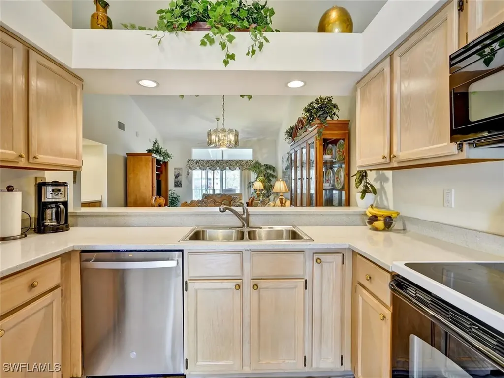 421 Country Hollow Court Naples FL 34104