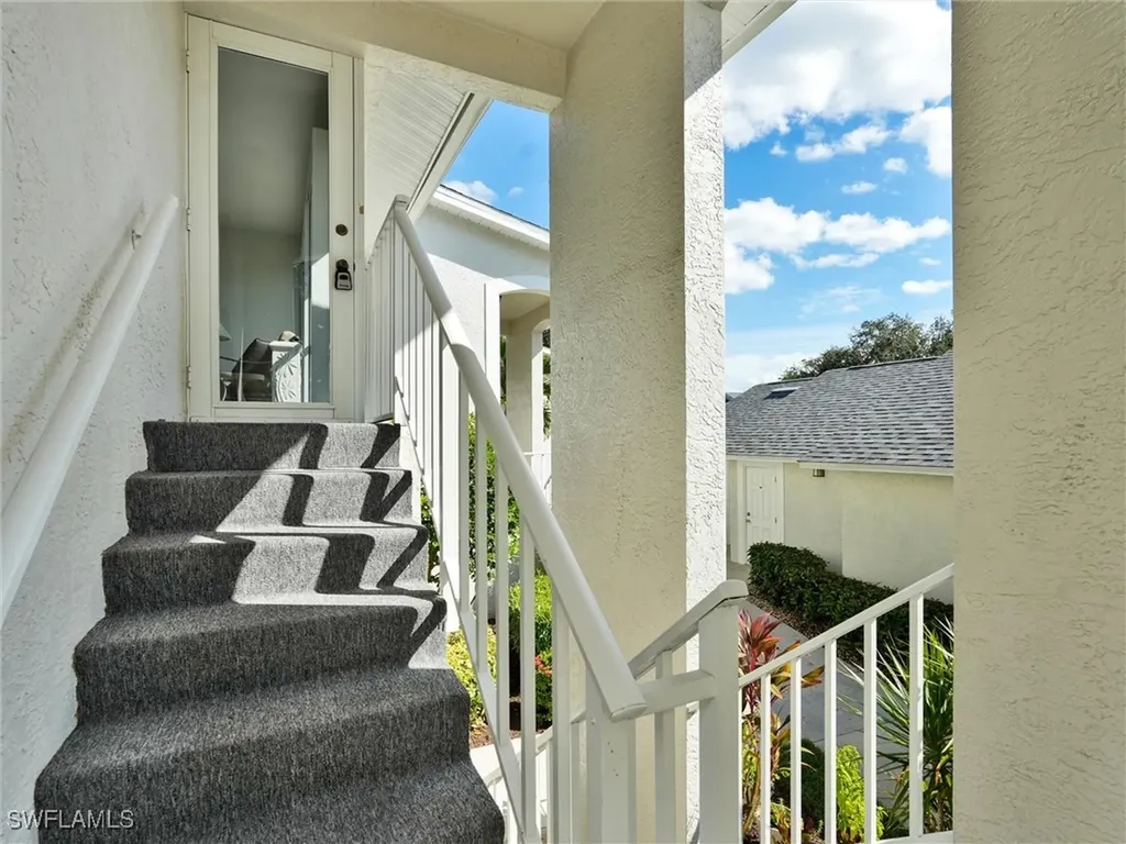 421 Country Hollow Court Naples FL 34104