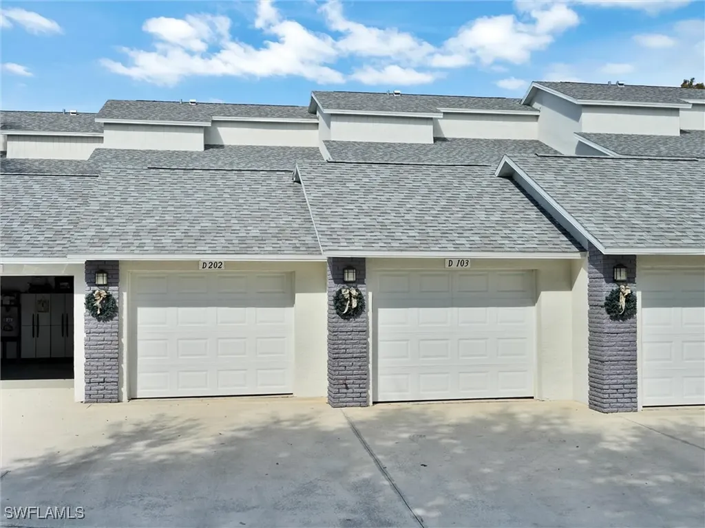 421 Country Hollow Court Naples FL 34104
