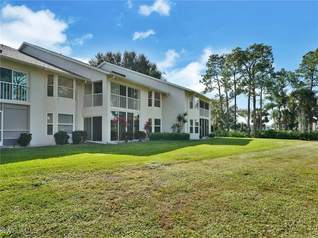421 Country Hollow Court Naples FL 34104