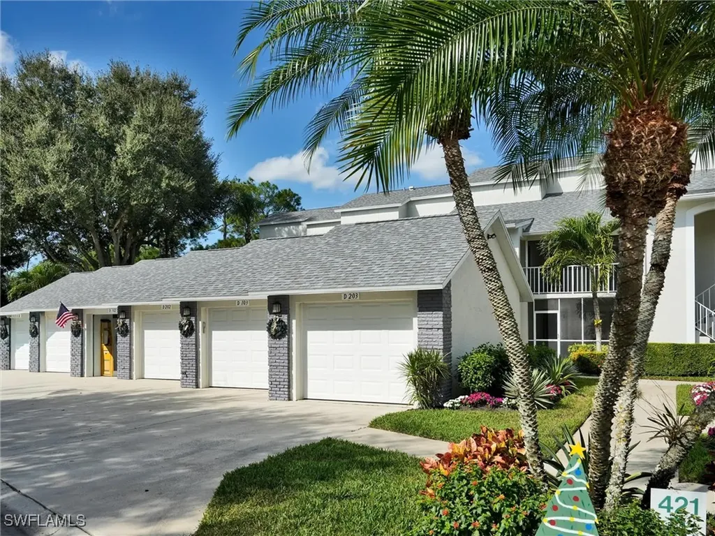 421 Country Hollow Court Naples FL 34104