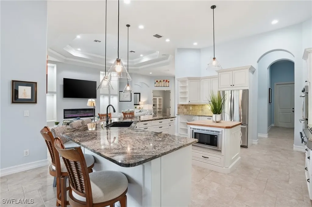 18100 Via Bellamare Lane Miromar Lakes FL 33913