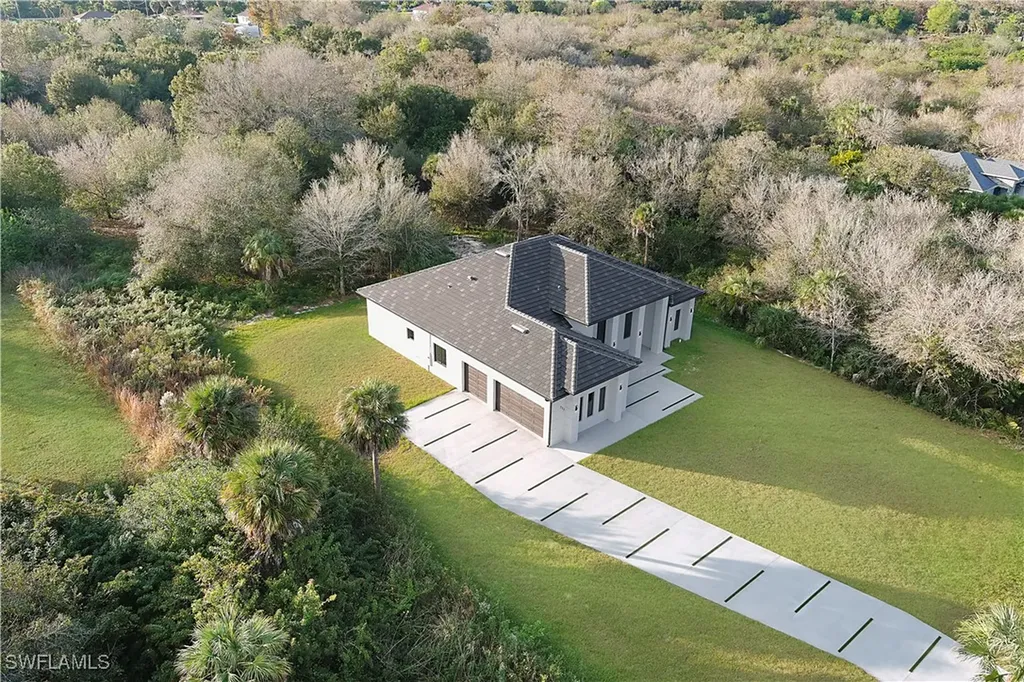 2319 54th Avenue NE Naples FL 34120