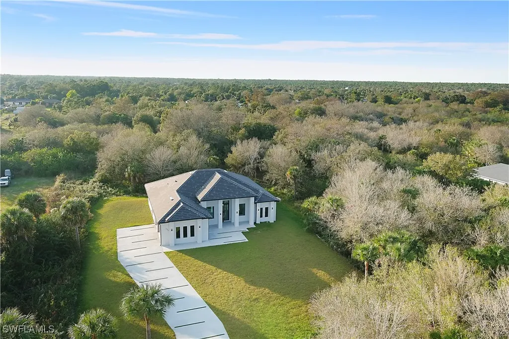 2319 54th Avenue NE Naples FL 34120