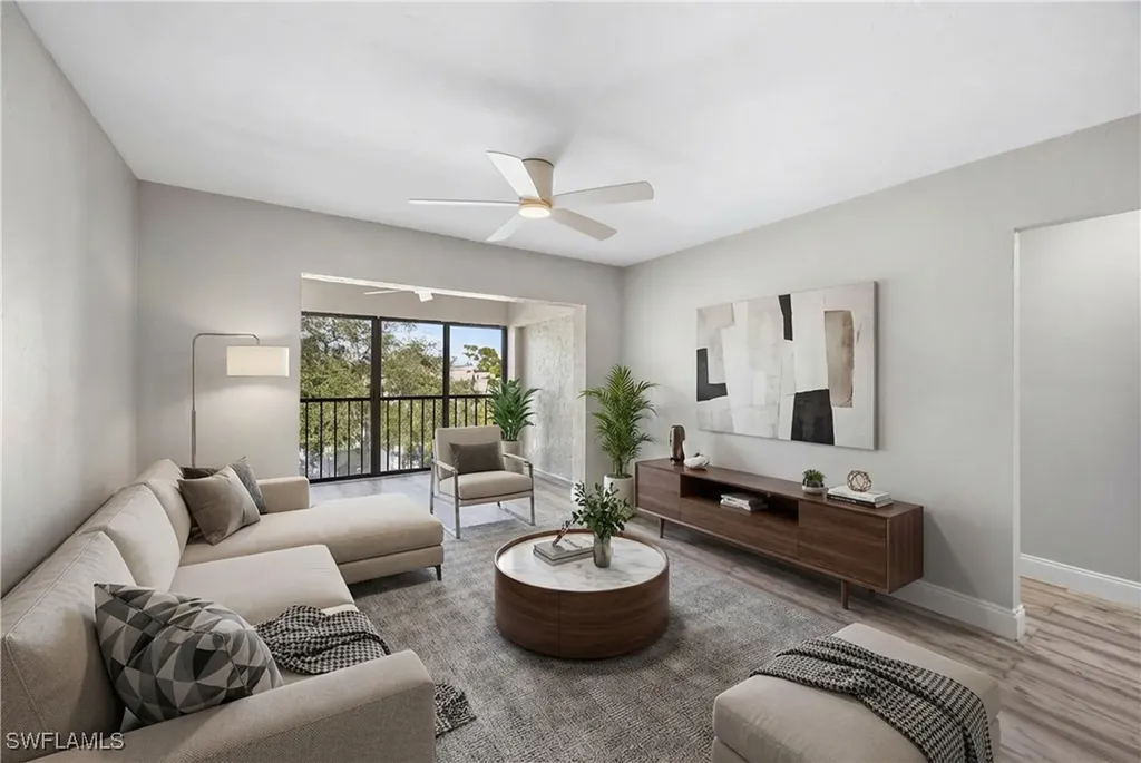 228 Fox Glen Drive Naples FL 34104