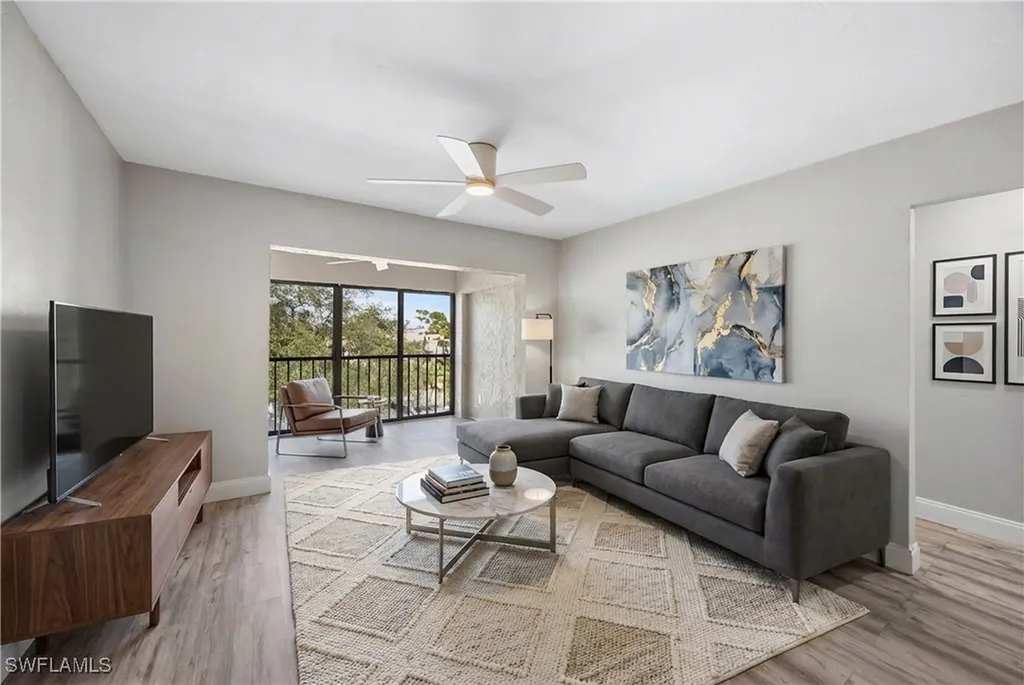 228 Fox Glen Drive Naples FL 34104