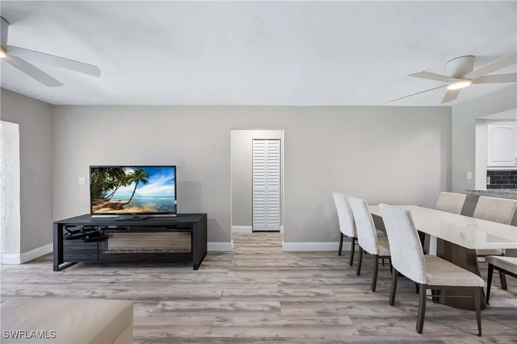 228 Fox Glen Drive Naples FL 34104