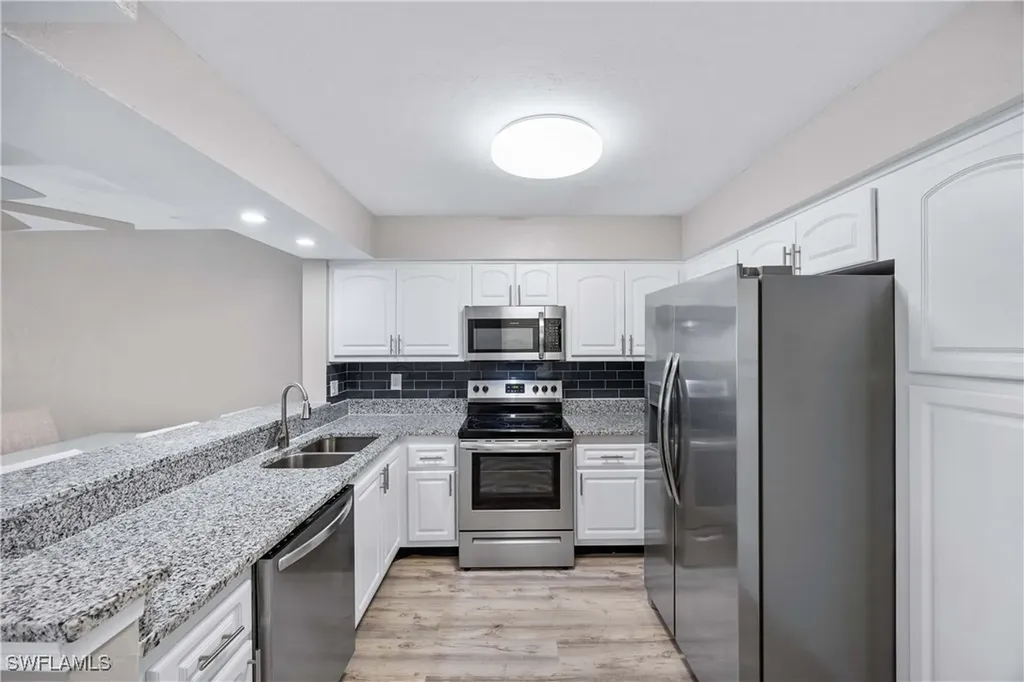 228 Fox Glen Drive Naples FL 34104