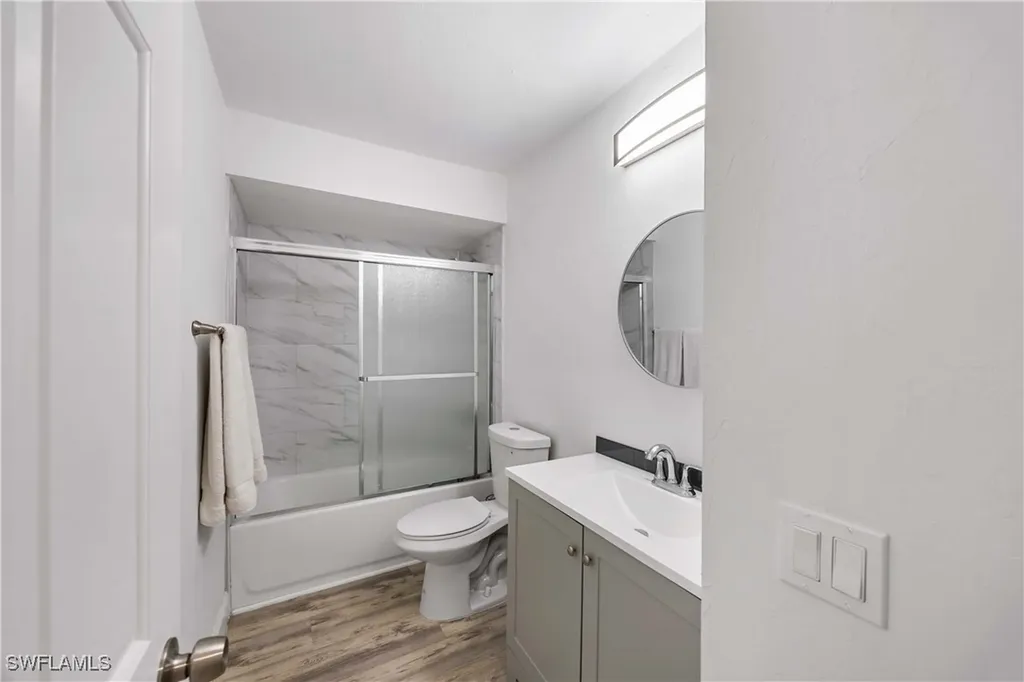 228 Fox Glen Drive Naples FL 34104