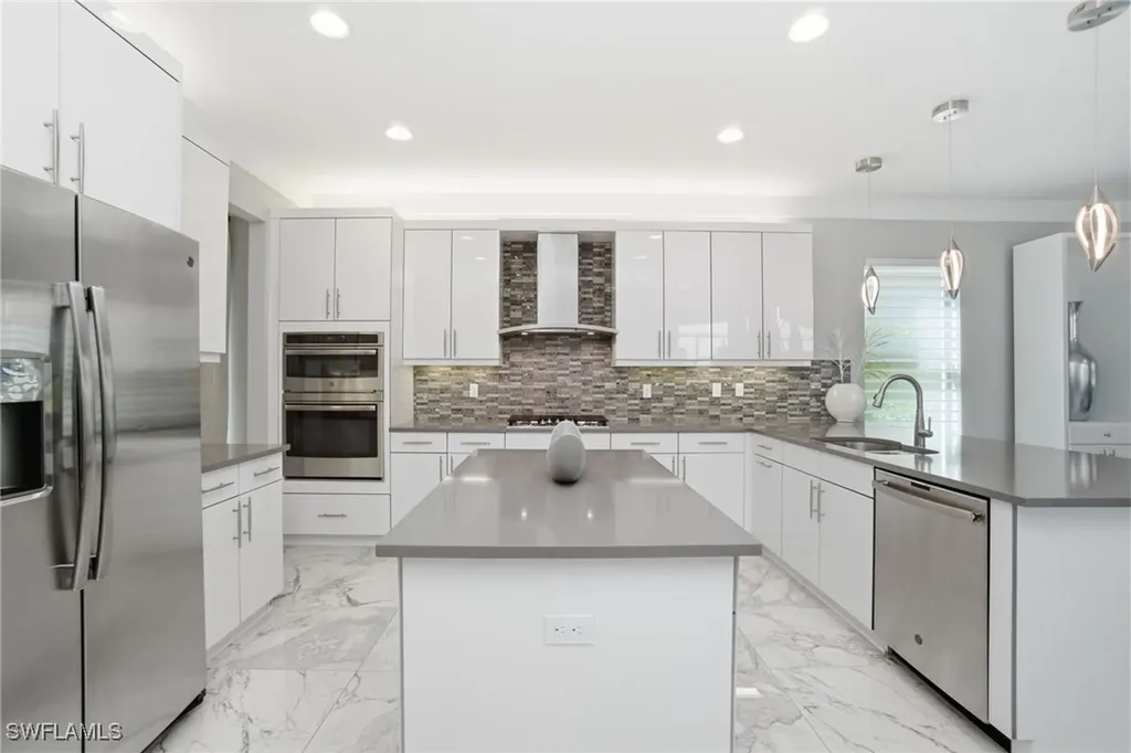4654 Kensington Circle Naples FL 34119