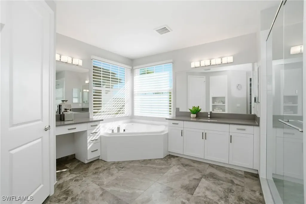4654 Kensington Circle Naples FL 34119