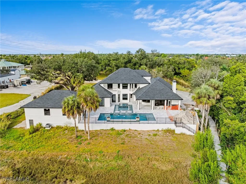 5461 Park Road Fort Myers FL 33908
