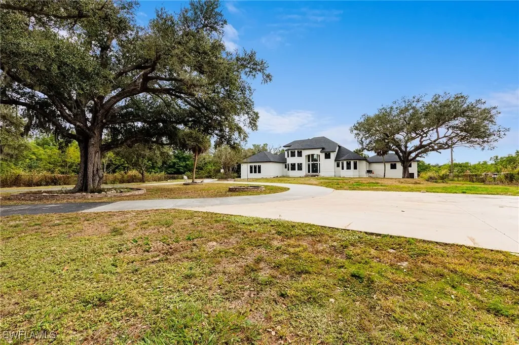 5461 Park Road Fort Myers FL 33908
