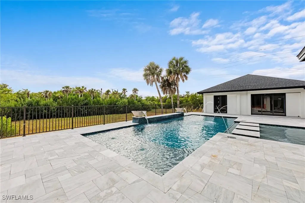 5461 Park Road Fort Myers FL 33908