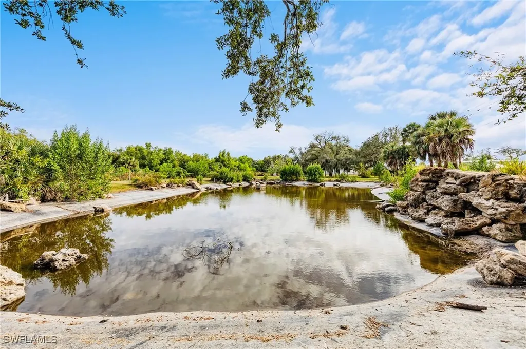 5461 Park Road Fort Myers FL 33908