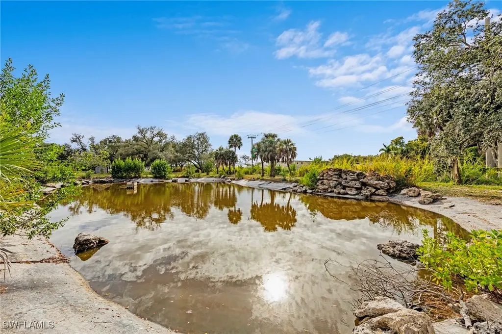 5461 Park Road Fort Myers FL 33908