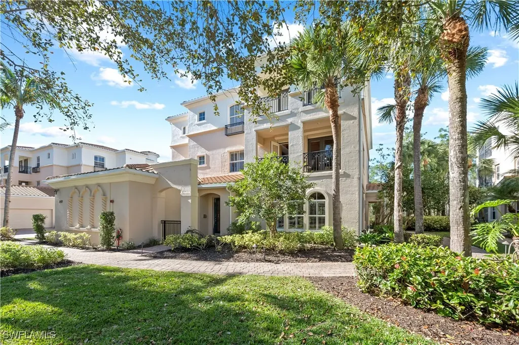 2809 Tiburon Boulevard E Naples FL 34109