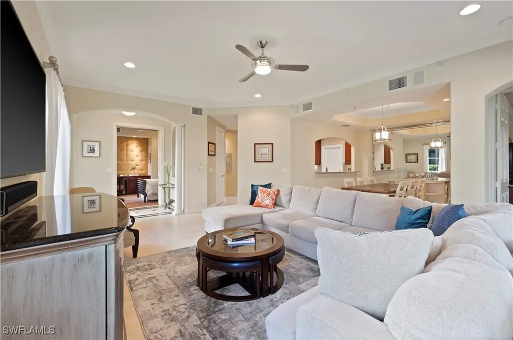 2809 Tiburon Boulevard E Naples FL 34109