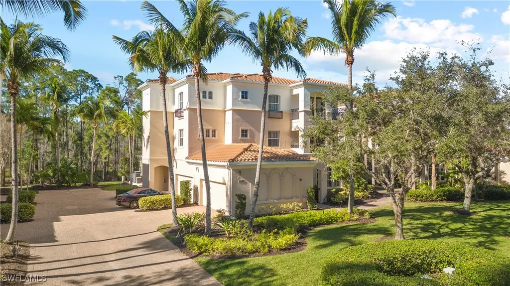 2809 Tiburon Boulevard E Naples FL 34109