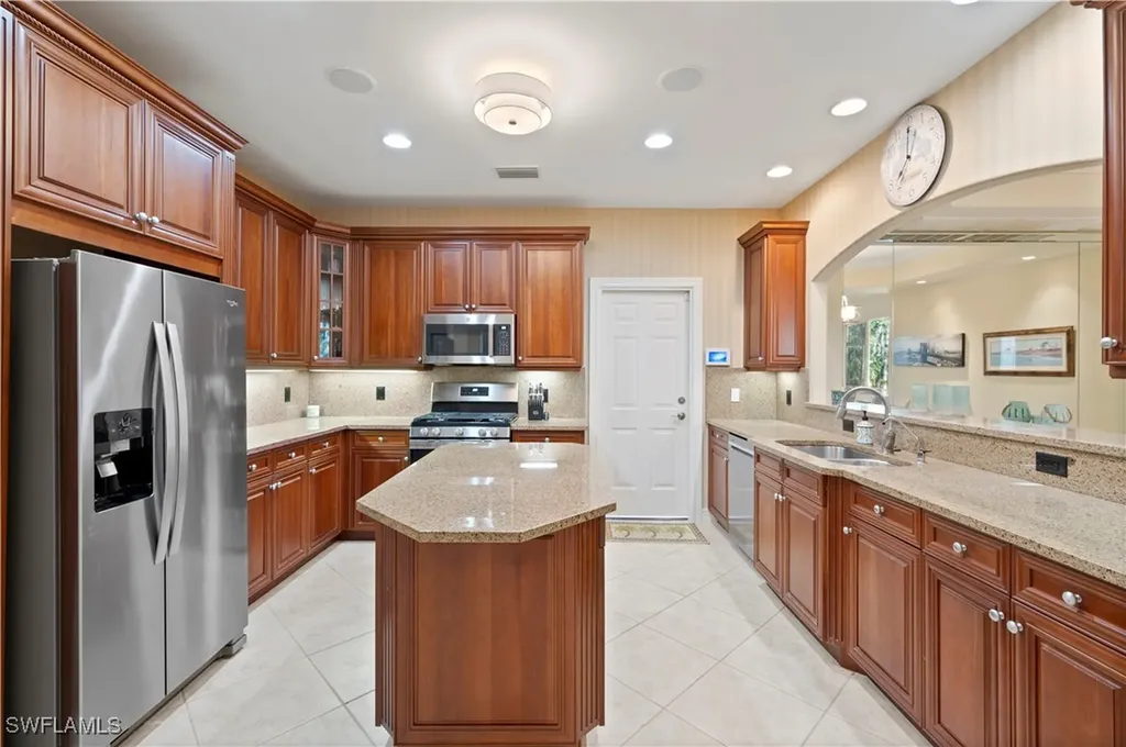 2809 Tiburon Boulevard E Naples FL 34109
