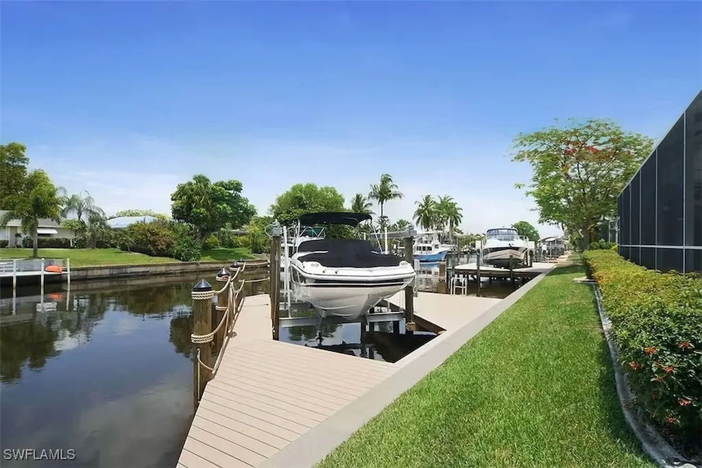 3730 SE 18th Place Cape Coral FL 33904