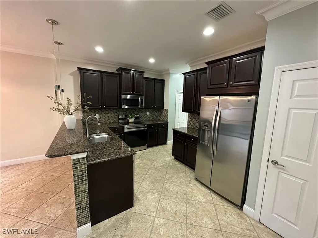 15282 Summit Place Circle Naples FL 34119