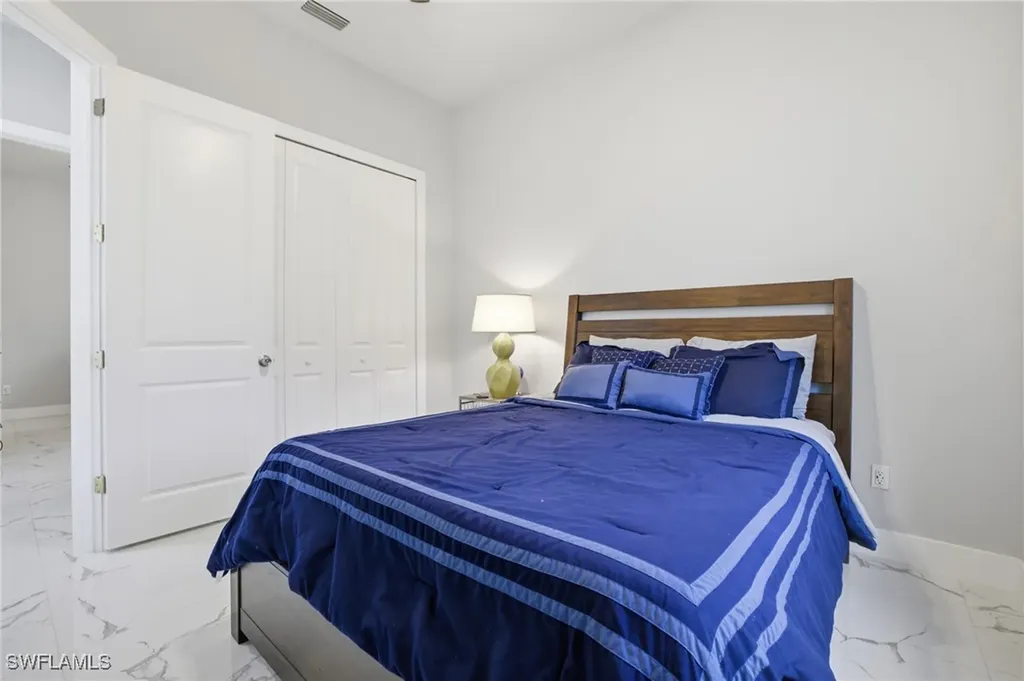 2842 8th Avenue NE Naples FL 34120