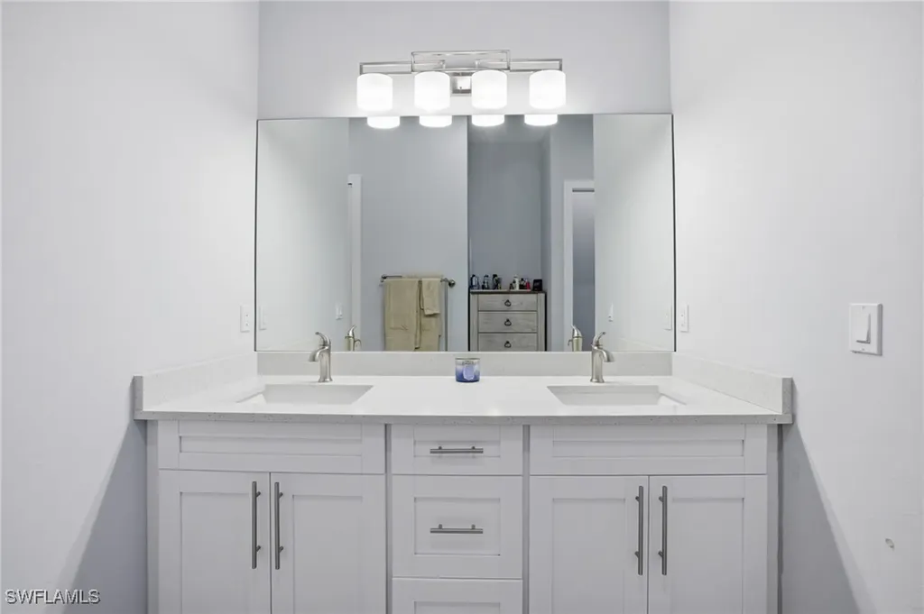 2842 8th Avenue NE Naples FL 34120