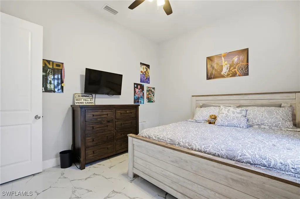 2842 8th Avenue NE Naples FL 34120