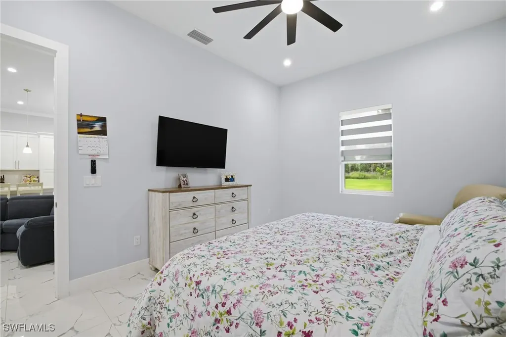 2842 8th Avenue NE Naples FL 34120