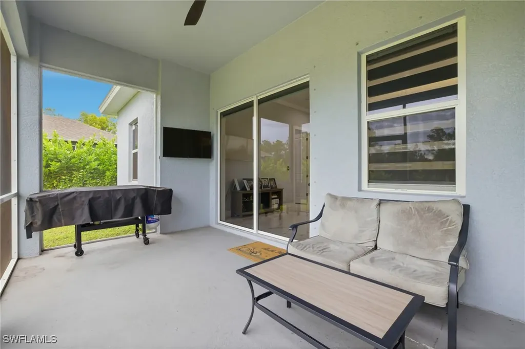 2842 8th Avenue NE Naples FL 34120