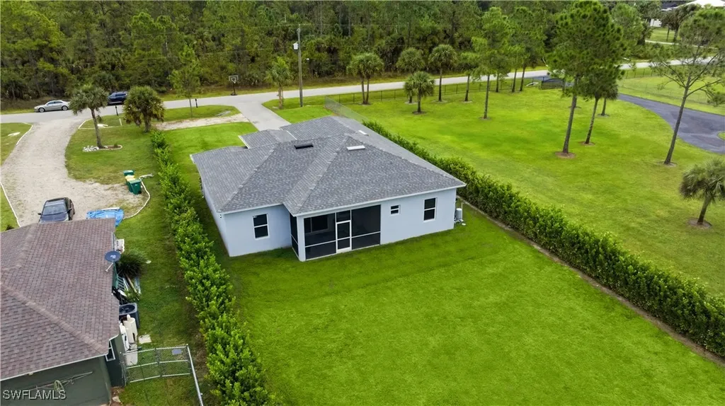 2842 8th Avenue NE Naples FL 34120