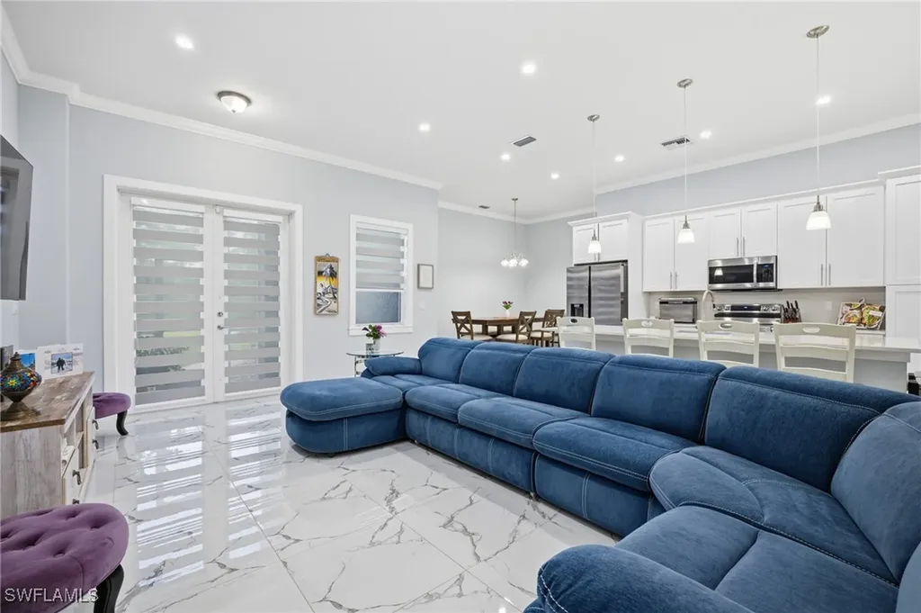 2842 8th Avenue NE Naples FL 34120